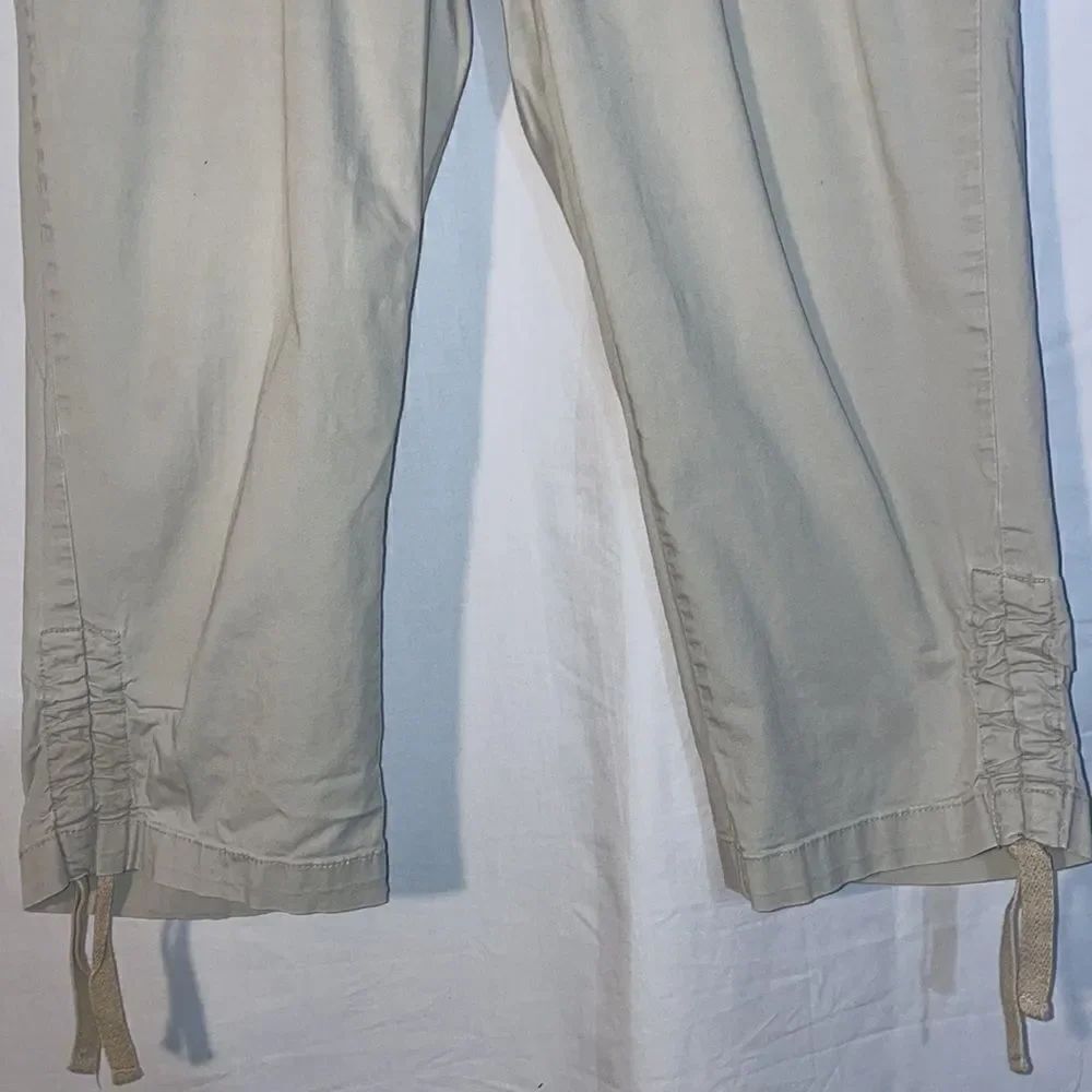 Basic edition khaki capris - Picture 3 of 7